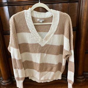 American Eagle Outfitters V-Neck Sweater - Cream and Brown